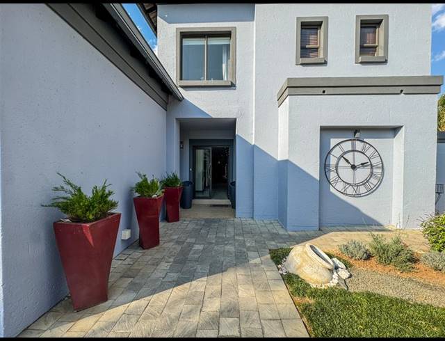 5 BEDROOM HOUSE FOR SALE IN MIDSTREAM ESTATE
